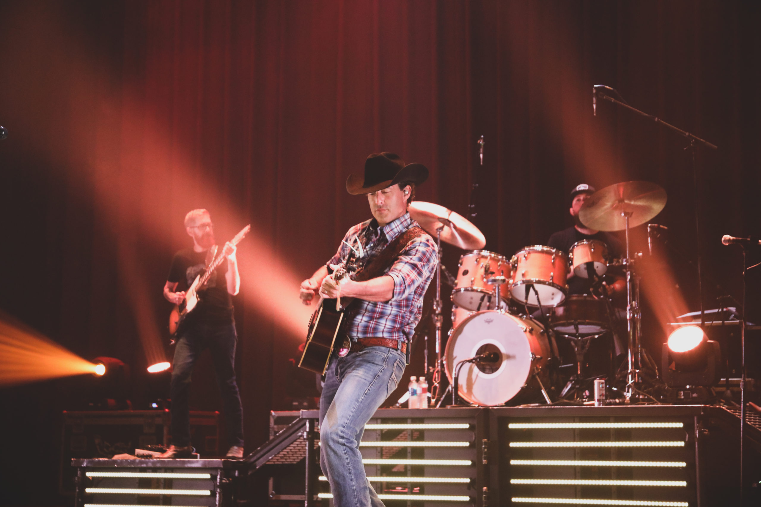 A live music performance at Apache Casino Hotel